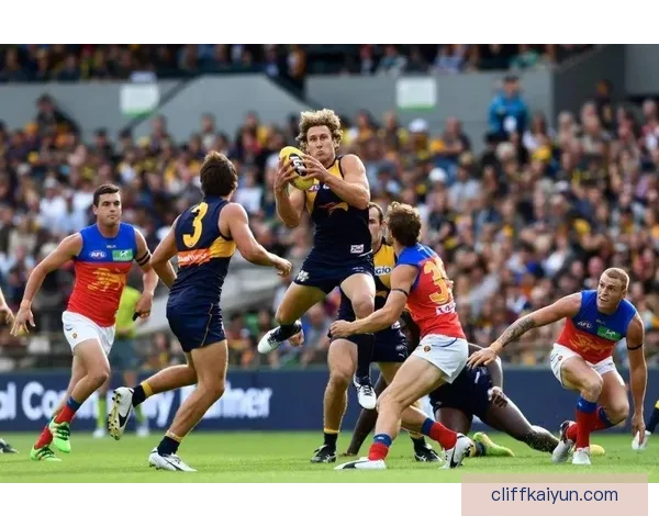 J1联赛最佳射手持续发威，助力球队争夺冠军状态回暖