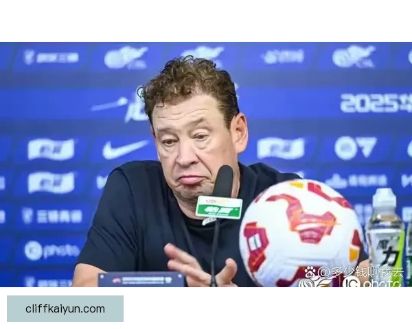 上海申花俄罗斯主帅展现出良好战术思维，球队状态回暖值得关注